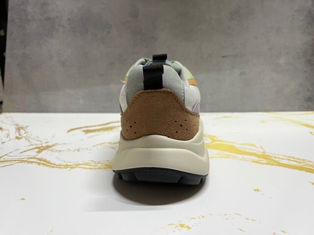 Sneakers Street Style
