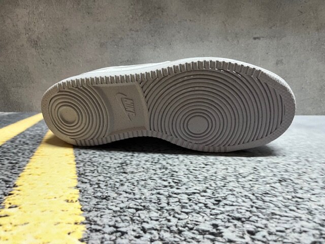 w Nike Court Vision Lo