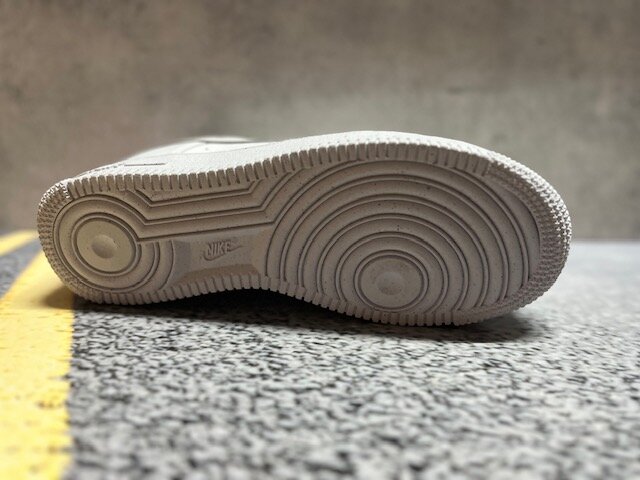w Nike Air Force 1 `07