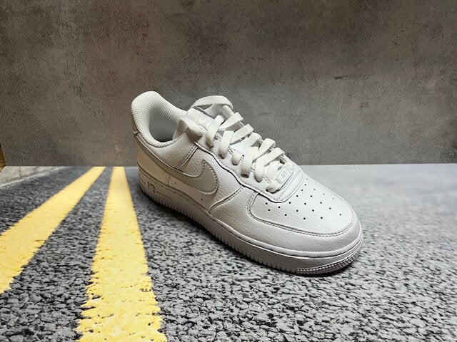 w Nike Air Force 1 `07