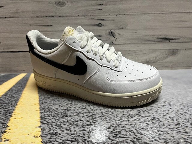 w Nike Air Force 1 `07