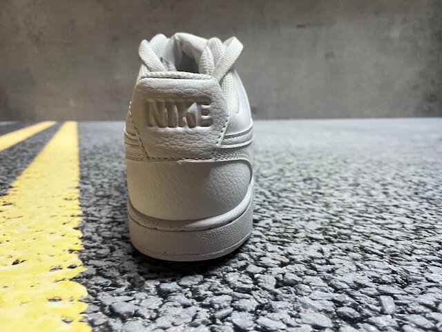 w Nike Court Vision Lo