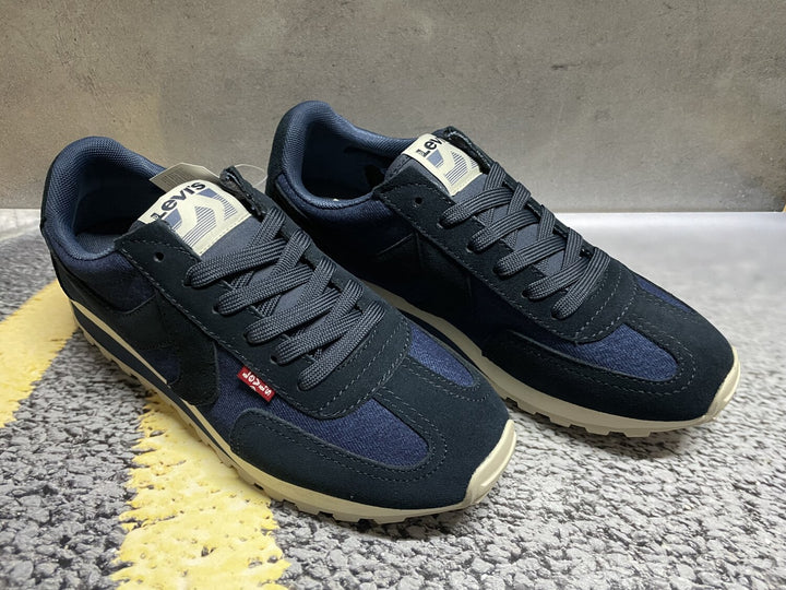 City Shoes Levi's